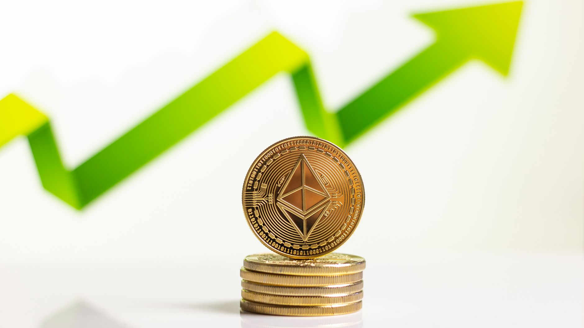 Wall Street Heavyweights Eye $70K Bitcoin Return by Mid-2026