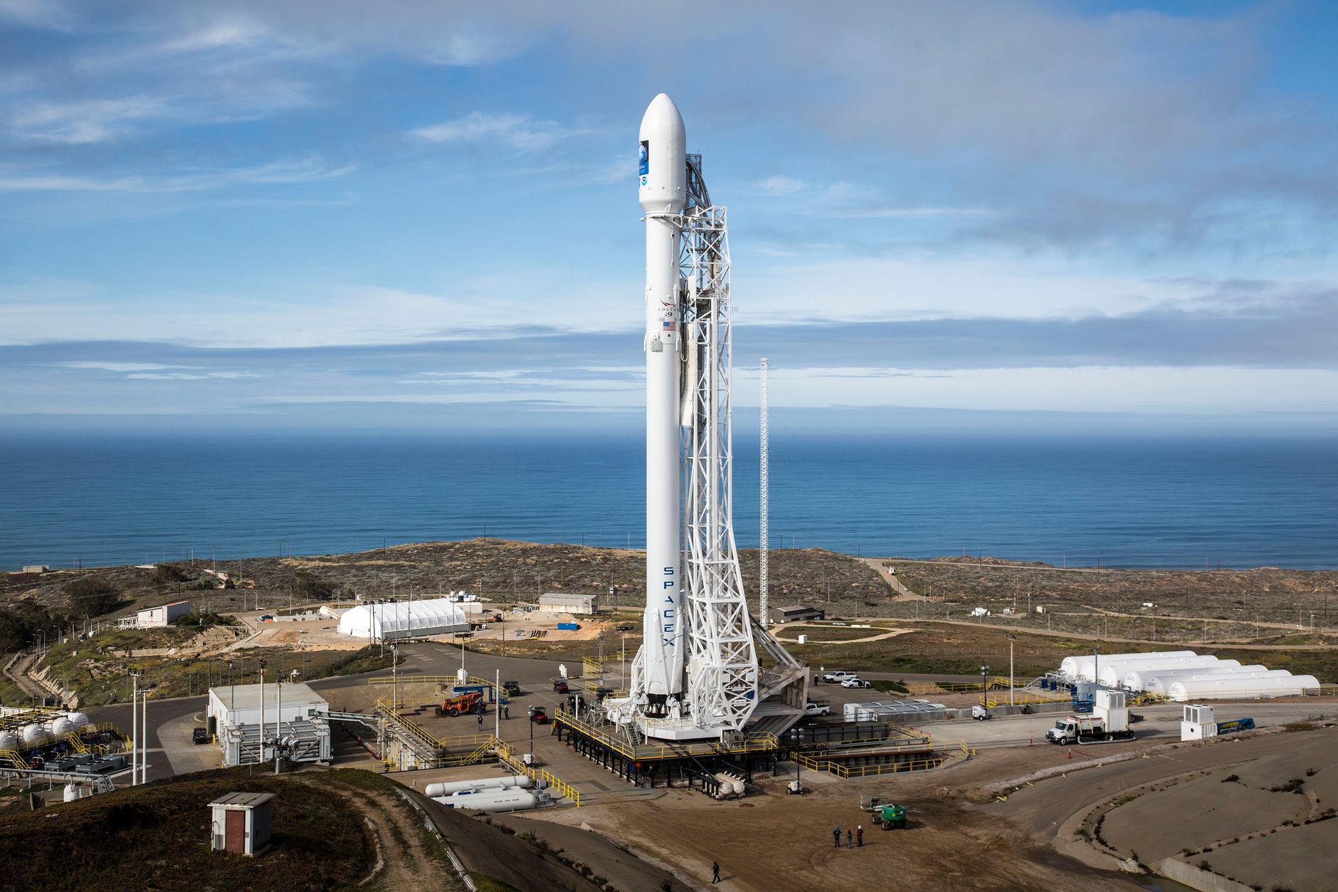 Musk Eyes $1T SpaceX Revenue by 2030—Can Crypto Ride the Rocket?