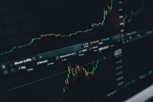 SpaceX's $75B IPO Tests Markets: Will S&P 500 Defend 7,000 Support?