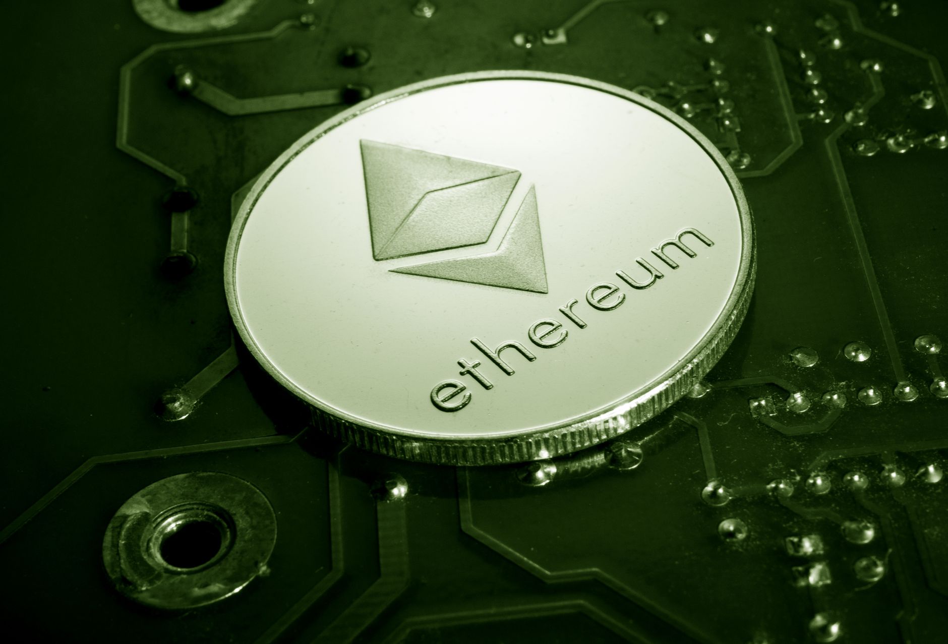 Ethereum Stakers Hold Strong as Futures Markets Signal Caution