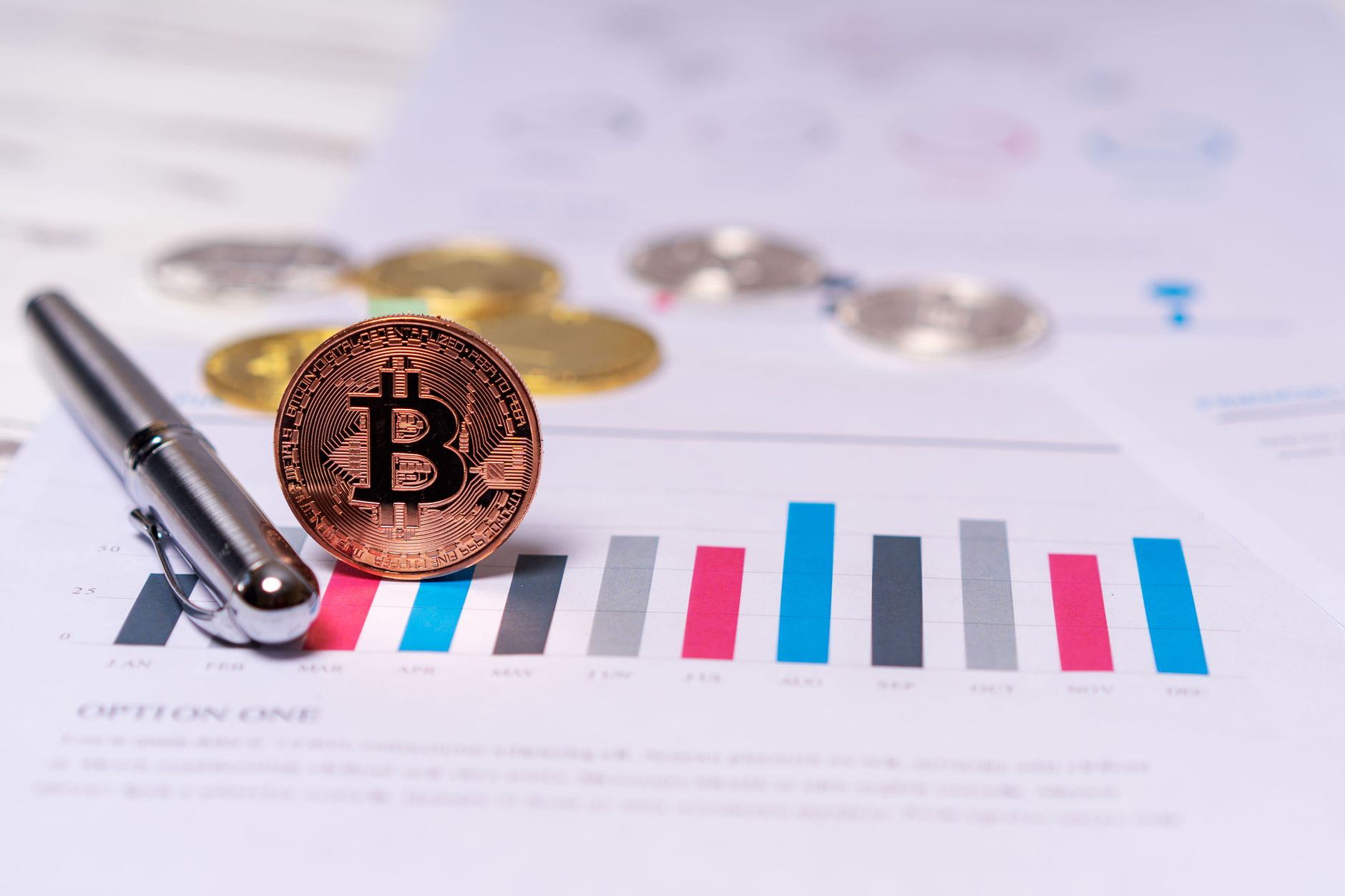 Bitcoin ETFs See Outflows While Altcoin Funds Attract Fresh Capital